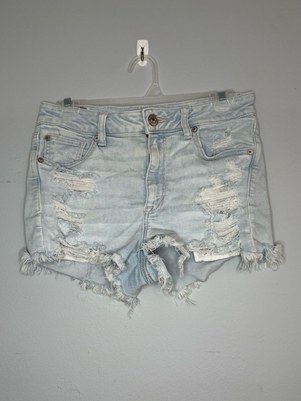 American Eagle Light Wash Distressed Women's Jean Shorts